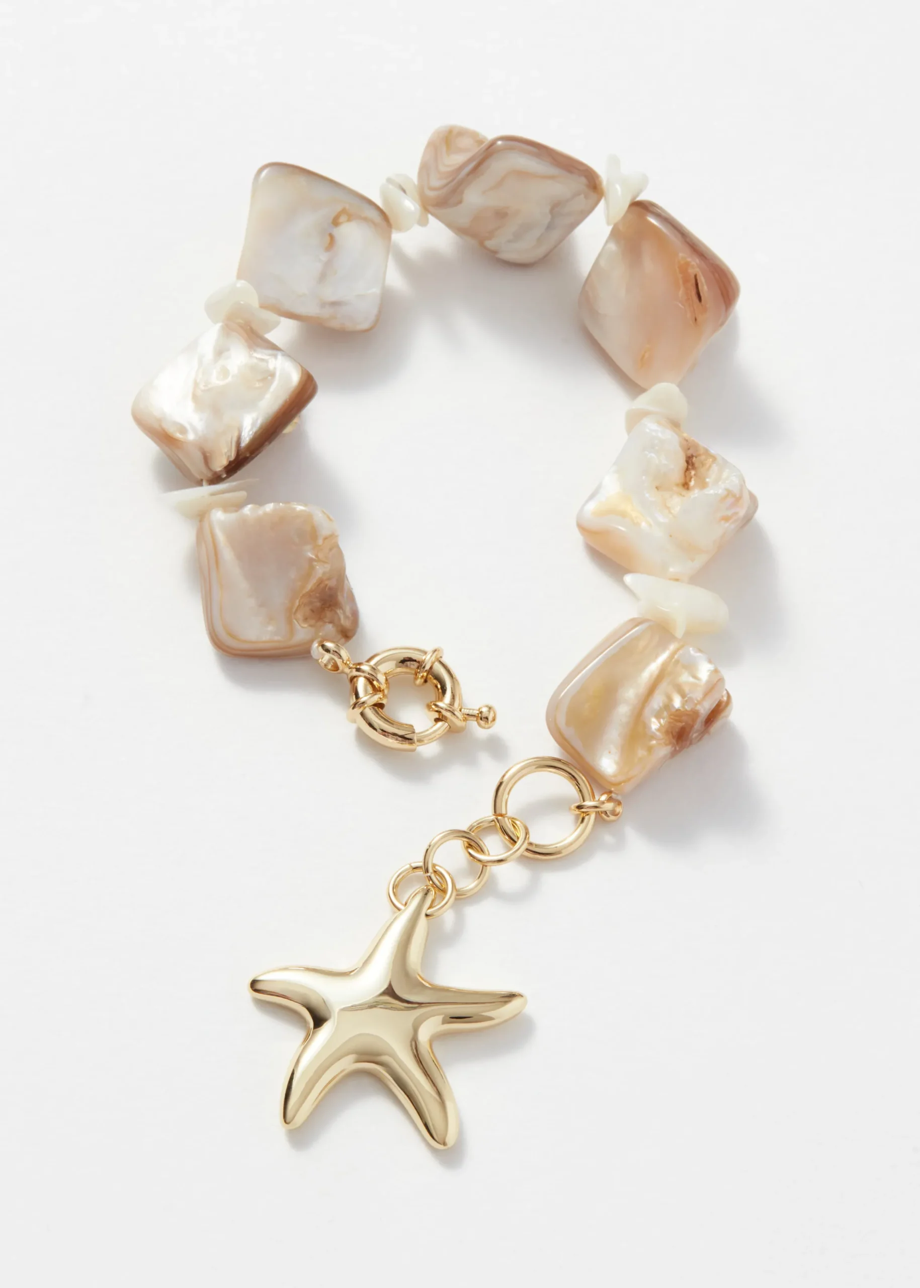 Armband mit Seestern und Muscheln