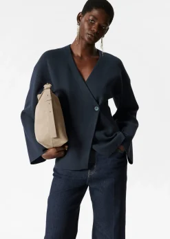 Asymmetrische Strickjacke