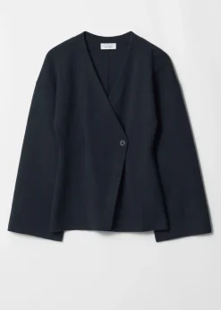 Asymmetrische Strickjacke