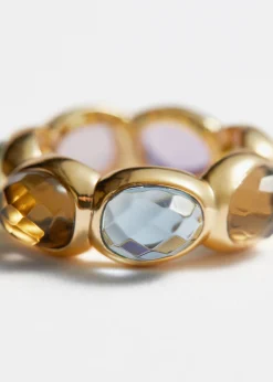 Auffälliger Ring mit Schmucksteinen