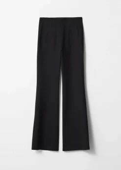 Ausgestellte Hose