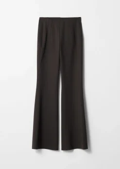 Ausgestellte Hose