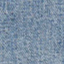 Ausgestellte Jeans mit Bügelfalten