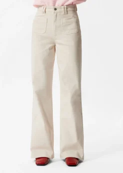 Ausgestellte Jeans mit hohem Bund