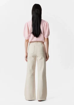 Ausgestellte Jeans mit hohem Bund