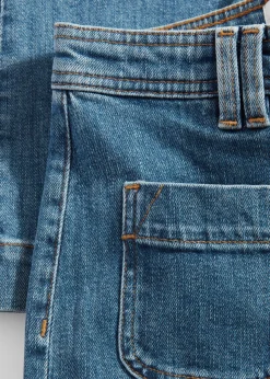 Ausgestellte Jeans mit hohem Bund