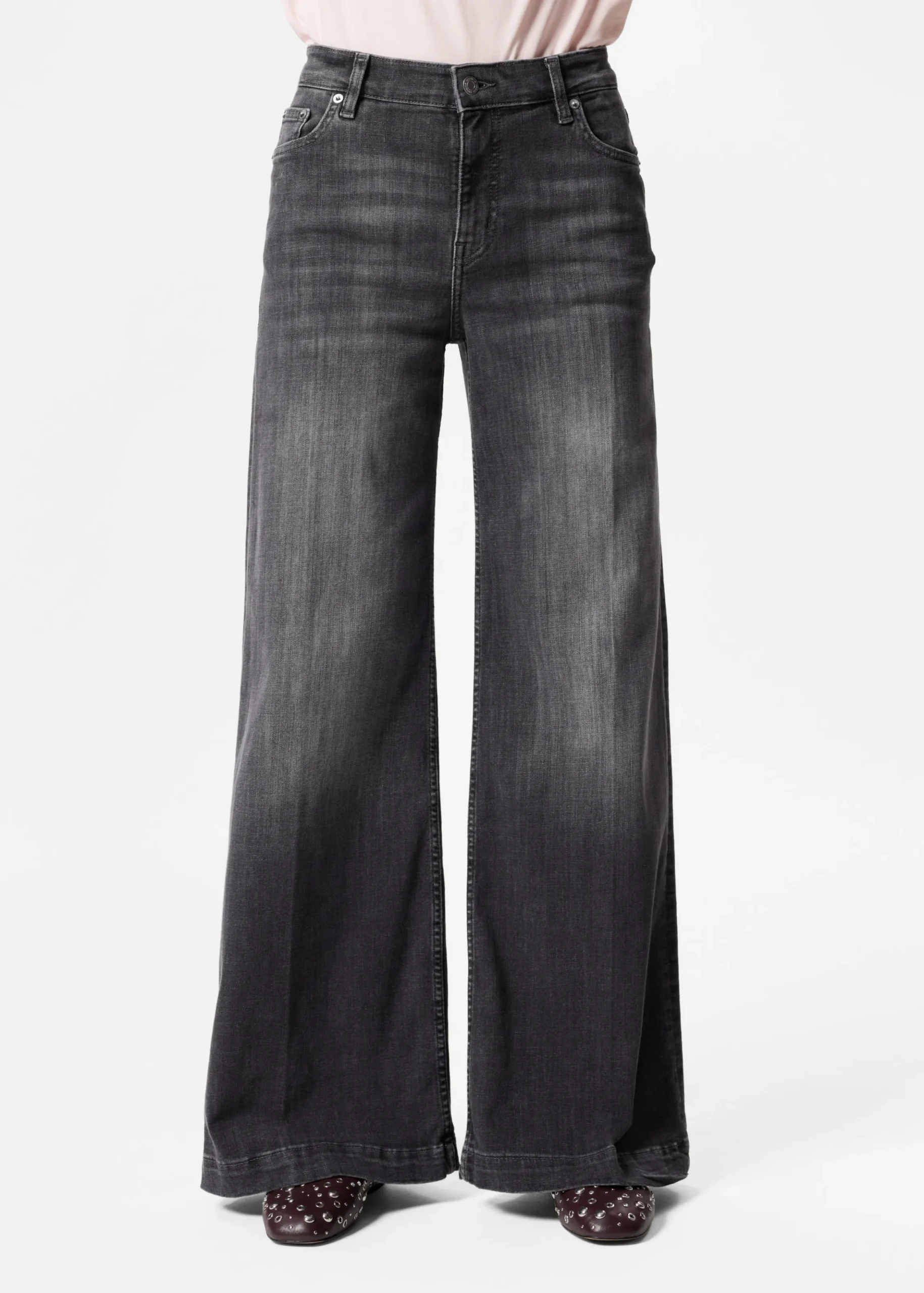 Ausgestellte Jeans mit hohem Bund