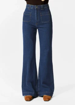 Ausgestellte Jeans mit hohem Bund