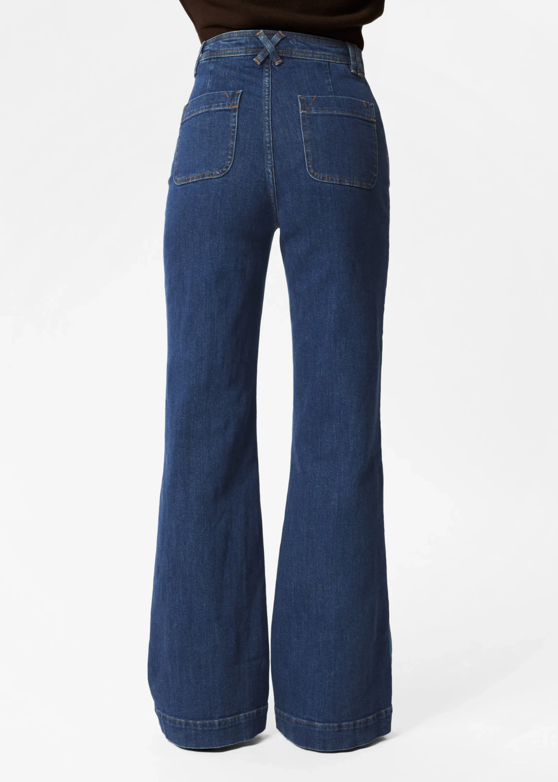 Ausgestellte Jeans mit hohem Bund