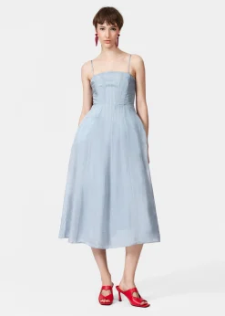 Ausgestelltes Midikleid