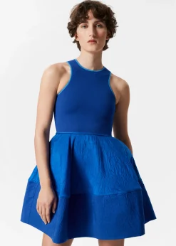 Ausgestelltes Minikleid