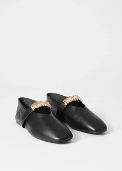 Ballerinas aus Leder mit Verzierungen