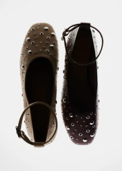 Ballerinas mit Verzierungen