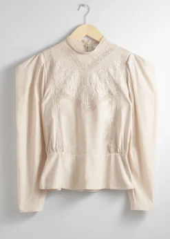 Bestickte Bluse mit Puffärmeln