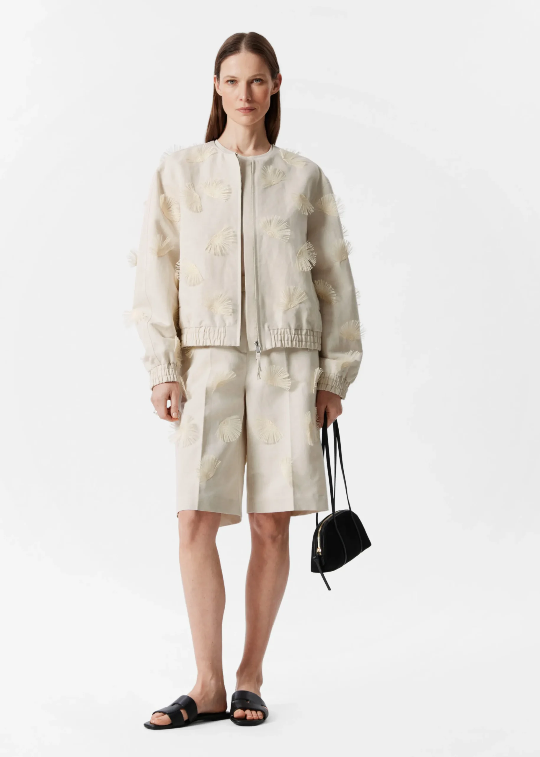 Bestickte Jacke aus einer Leinenmischung