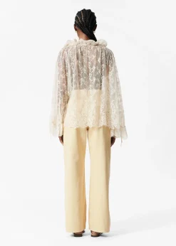 Bluse mit Spitze und Volants
