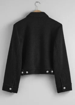 Bouclé-Jacke mit Knöpfen