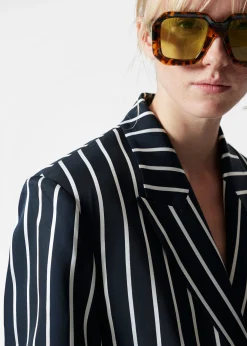 Eleganter Blazer mit breiten Schultern