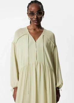Fließendes Maxikleid