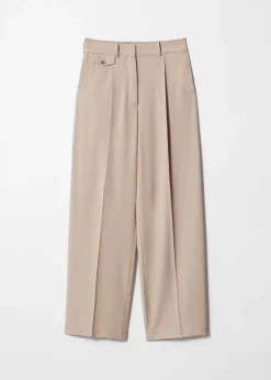 Gerade geschnittene Hose mit Bügelfalten