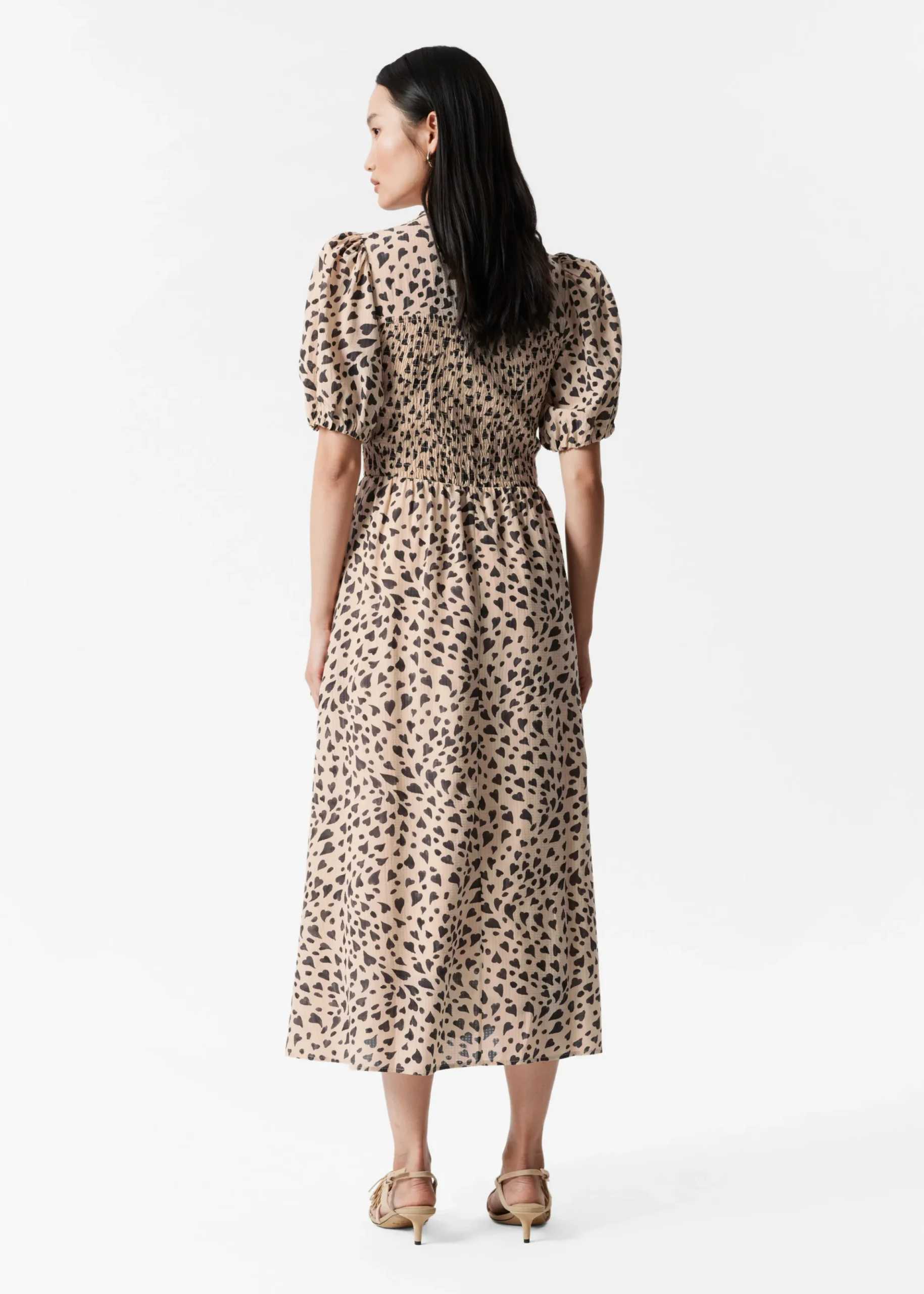 Gesmoktes Midikleid mit Puffärmeln