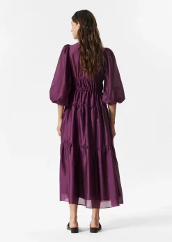 Gestuftes Midikleid