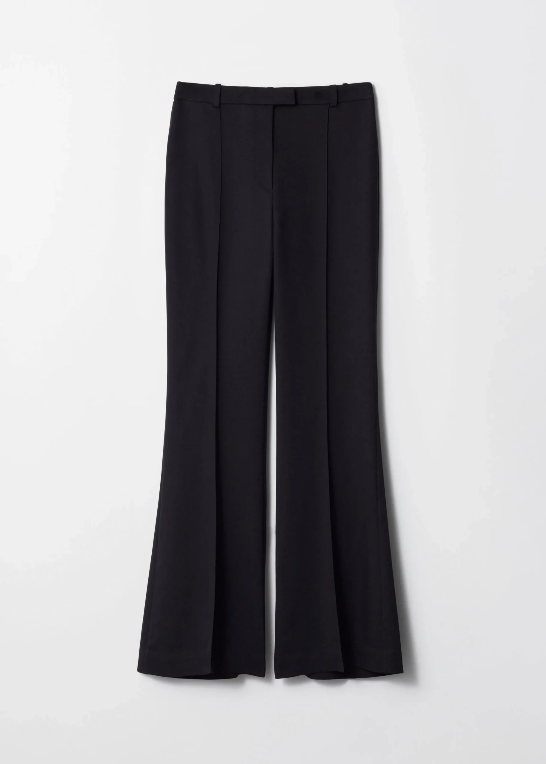 Hose mit ausgestelltem Bein