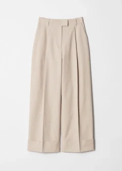 Hose mit Bügelfalten
