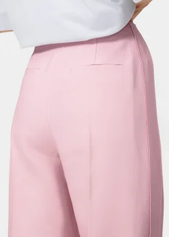 Hose mit Bügelfalten und Schleifendetail