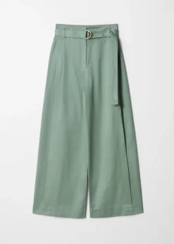Hose mit weitem Bein und Gürtel