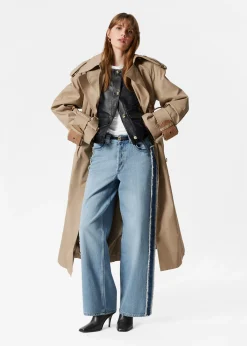 Jeans mit weitem Bein und Fransen