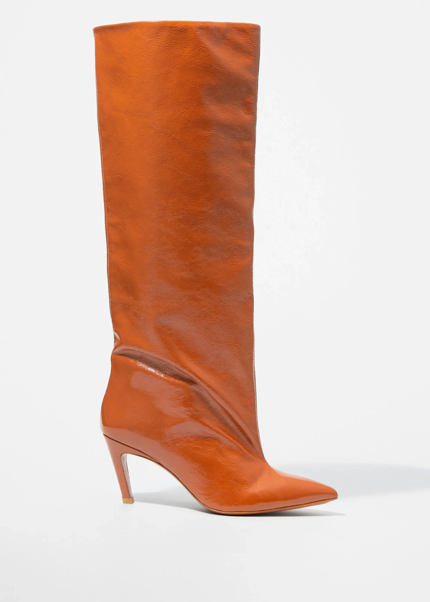 Kniehohe Stiefel aus Lackleder
