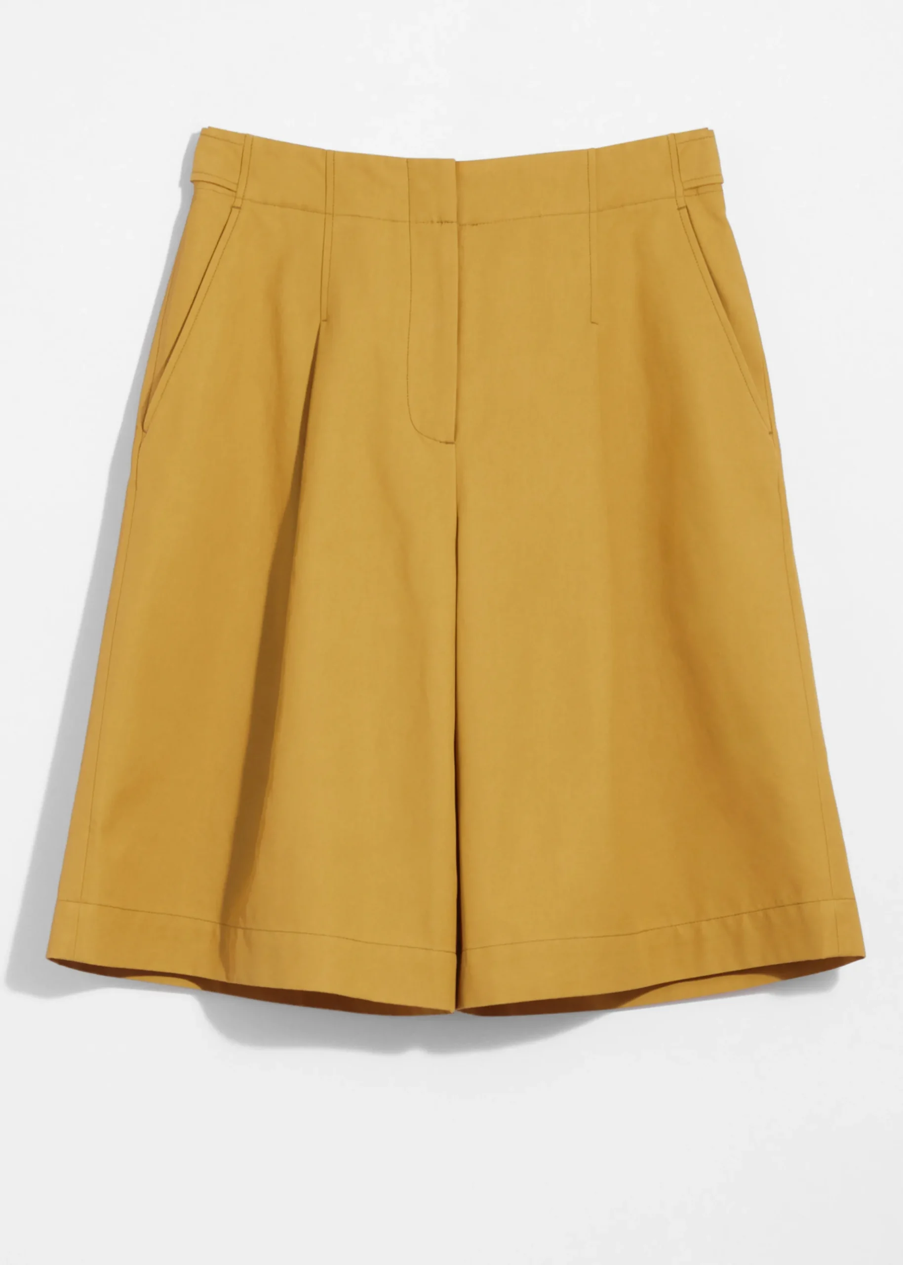 Knielange Shorts