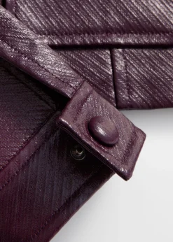 Kurze Jacke mit aufgesetzten Taschen