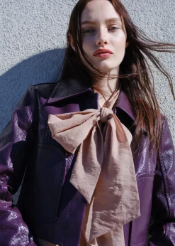 Kurze Jacke mit aufgesetzten Taschen