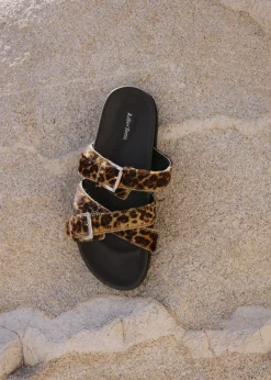 Ledersandalen mit überkreuzten Riemen
