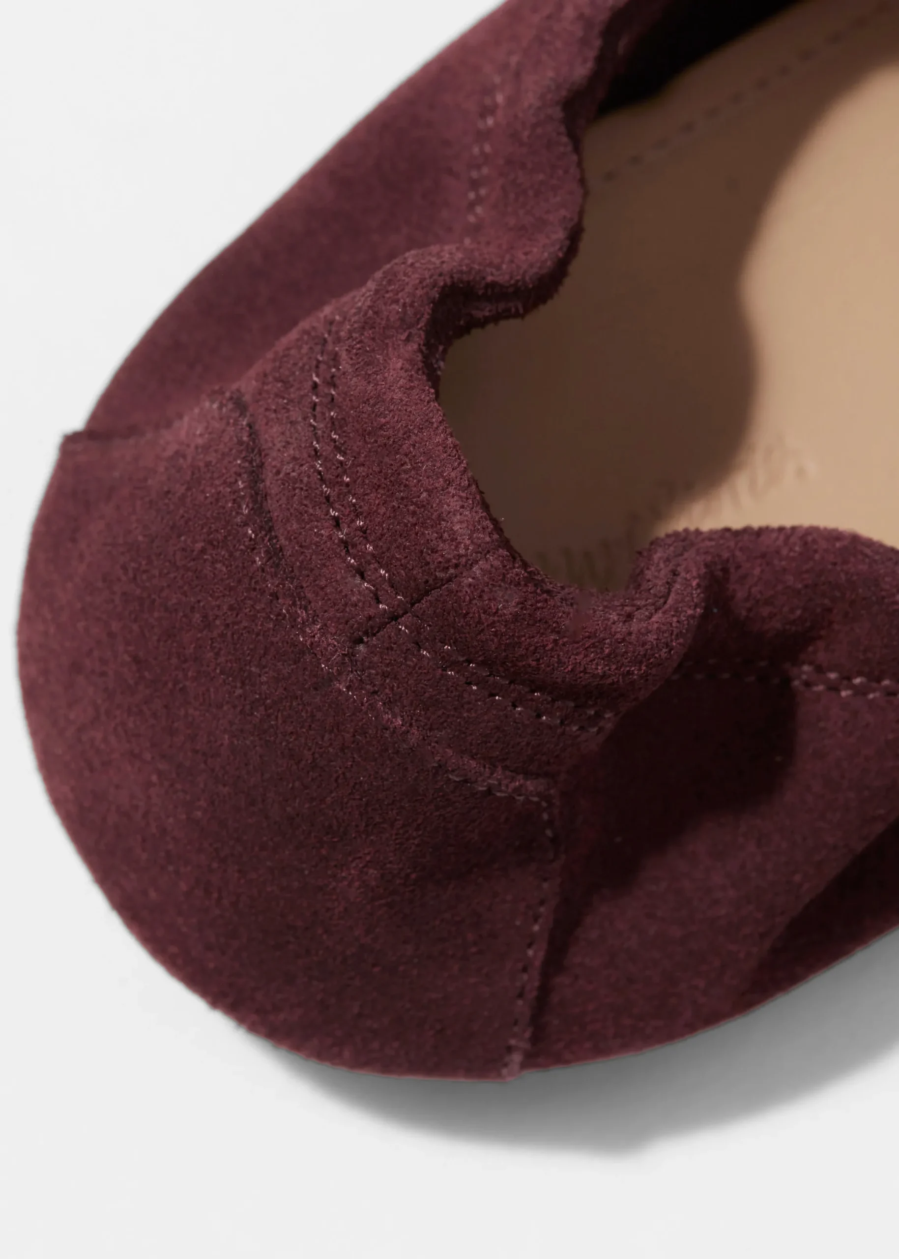 Loafer aus Veloursleder mit Bommel