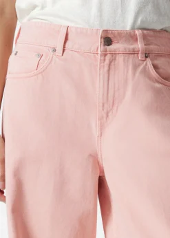 Locker geschnittene Jeans mit weitem Bein