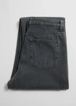 Lockere, schmal zulaufende Jeans