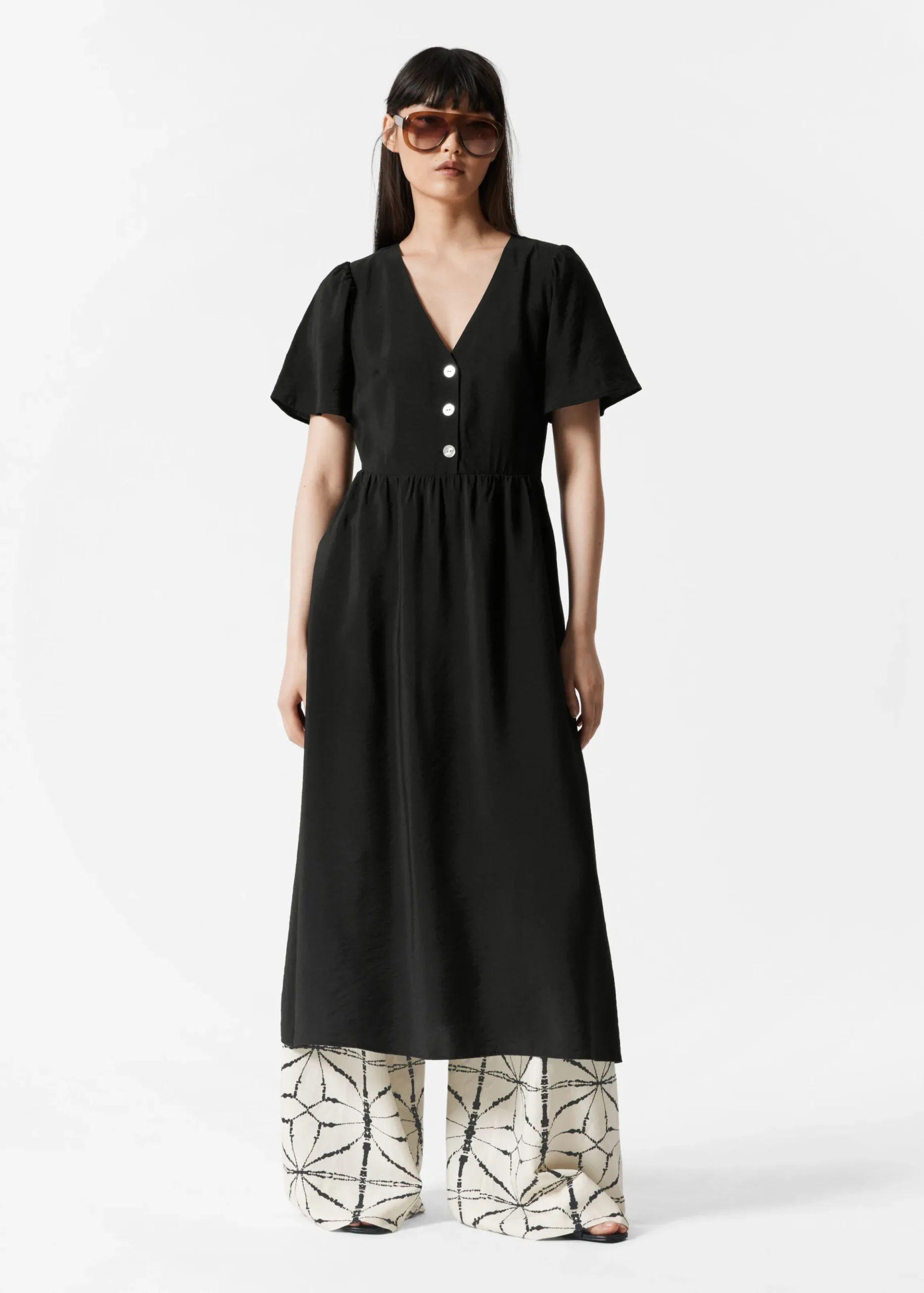 Midikleid mit V-Ausschnitt