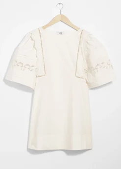 Minikleid mit Wellenkanten