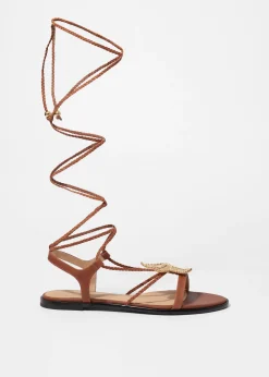Riemchensandalen mit Verzierungen