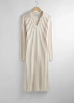 Rippstrick-Midikleid mit Kragen