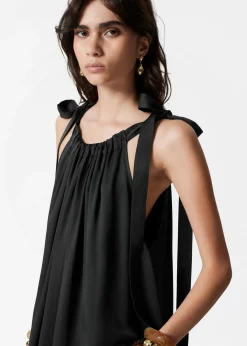 Ärmelloses Midikleid mit Raffungen