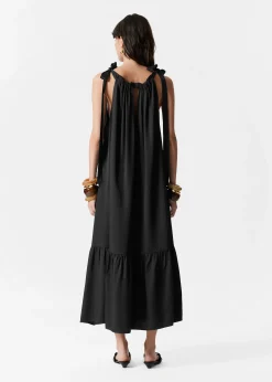 Ärmelloses Midikleid mit Raffungen