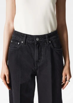 Schmal zulaufende Jeans