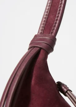 Schultertasche aus Veloursleder mit Fransen