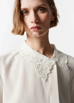 Seidenbluse mit asymmetrischem Kragen