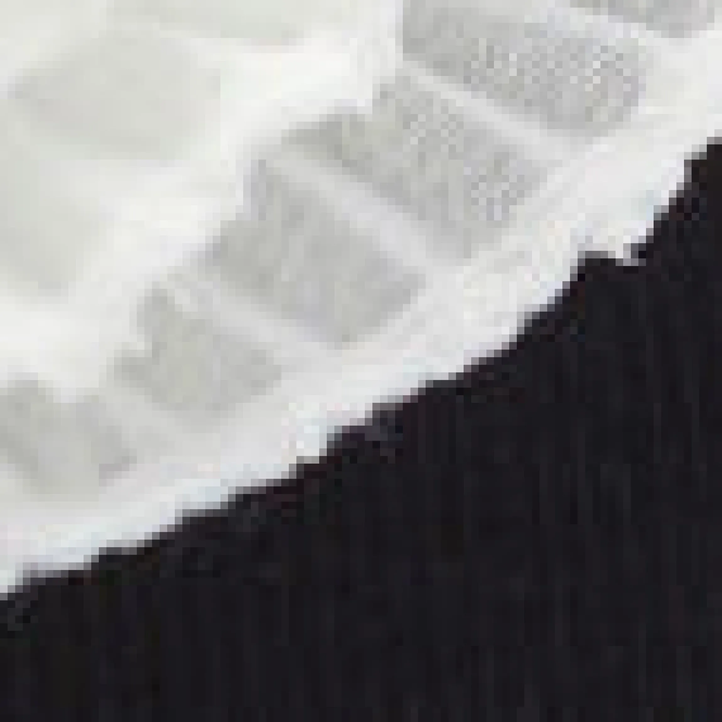 Socken mit Blumenapplikation