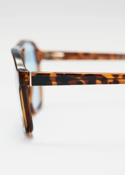 Sonnenbrille mit Pilotenrahmen